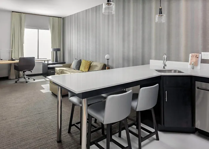 By Marriott Phoenix East 3*