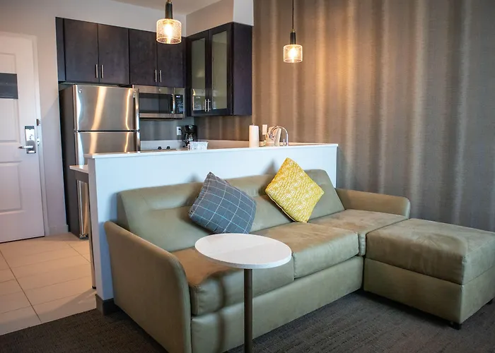 By Marriott Phoenix East Hotel 3*