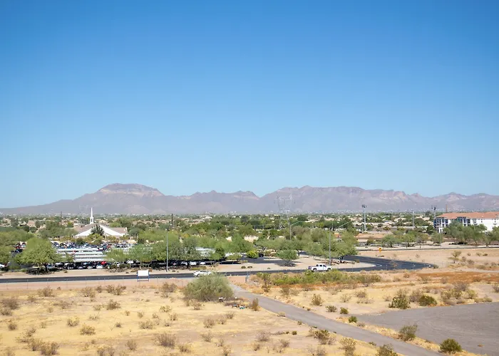 By Marriott Phoenix East Hotel 3*